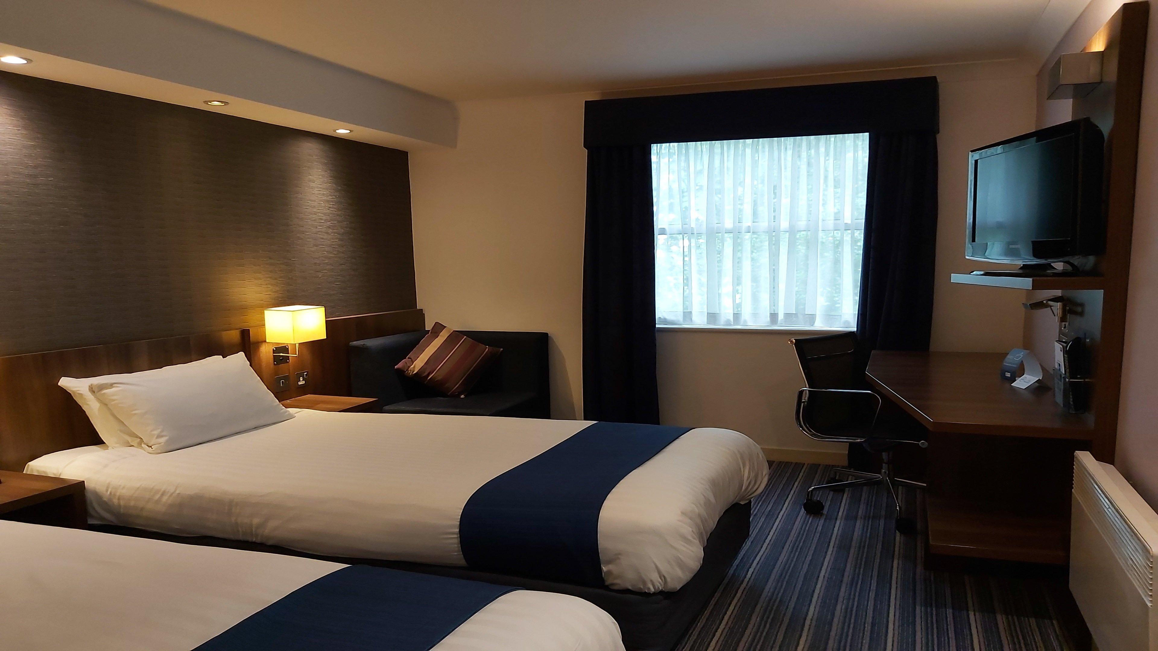 Holiday Inn Express Leeds-East By Ihg Leeds  Esterno foto