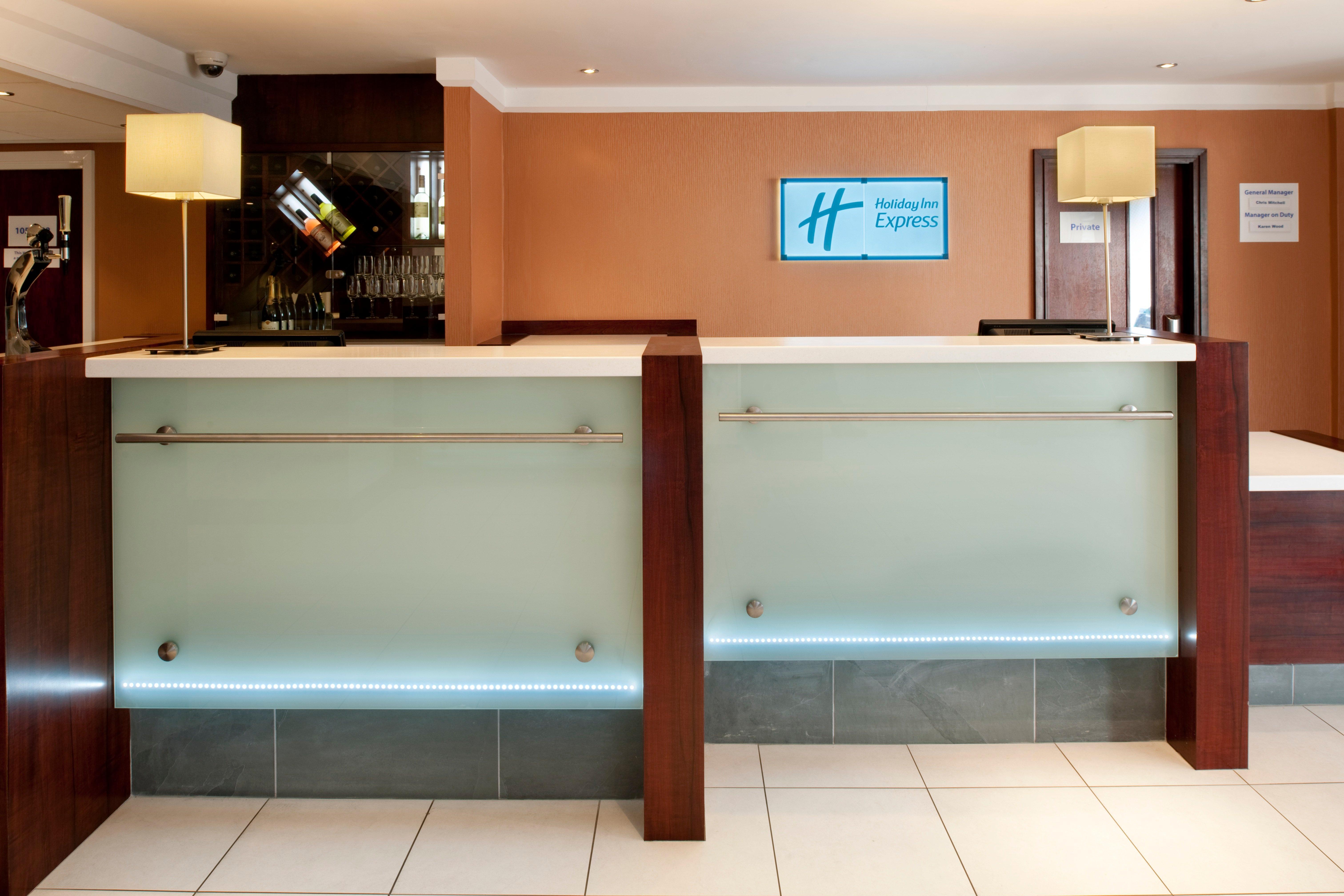 Holiday Inn Express Leeds-East By Ihg Leeds  Esterno foto