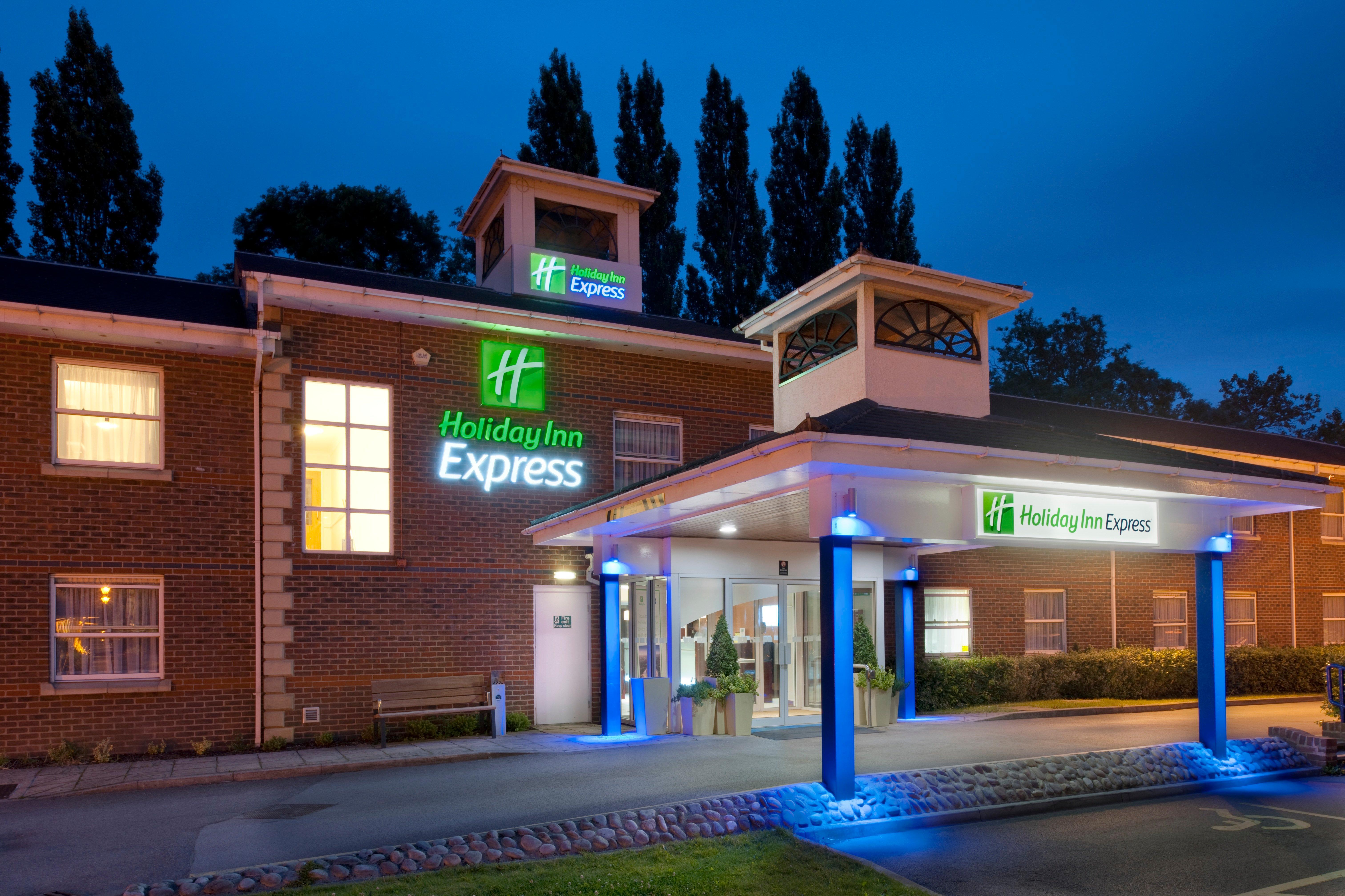 Holiday Inn Express Leeds-East By Ihg Leeds  Esterno foto