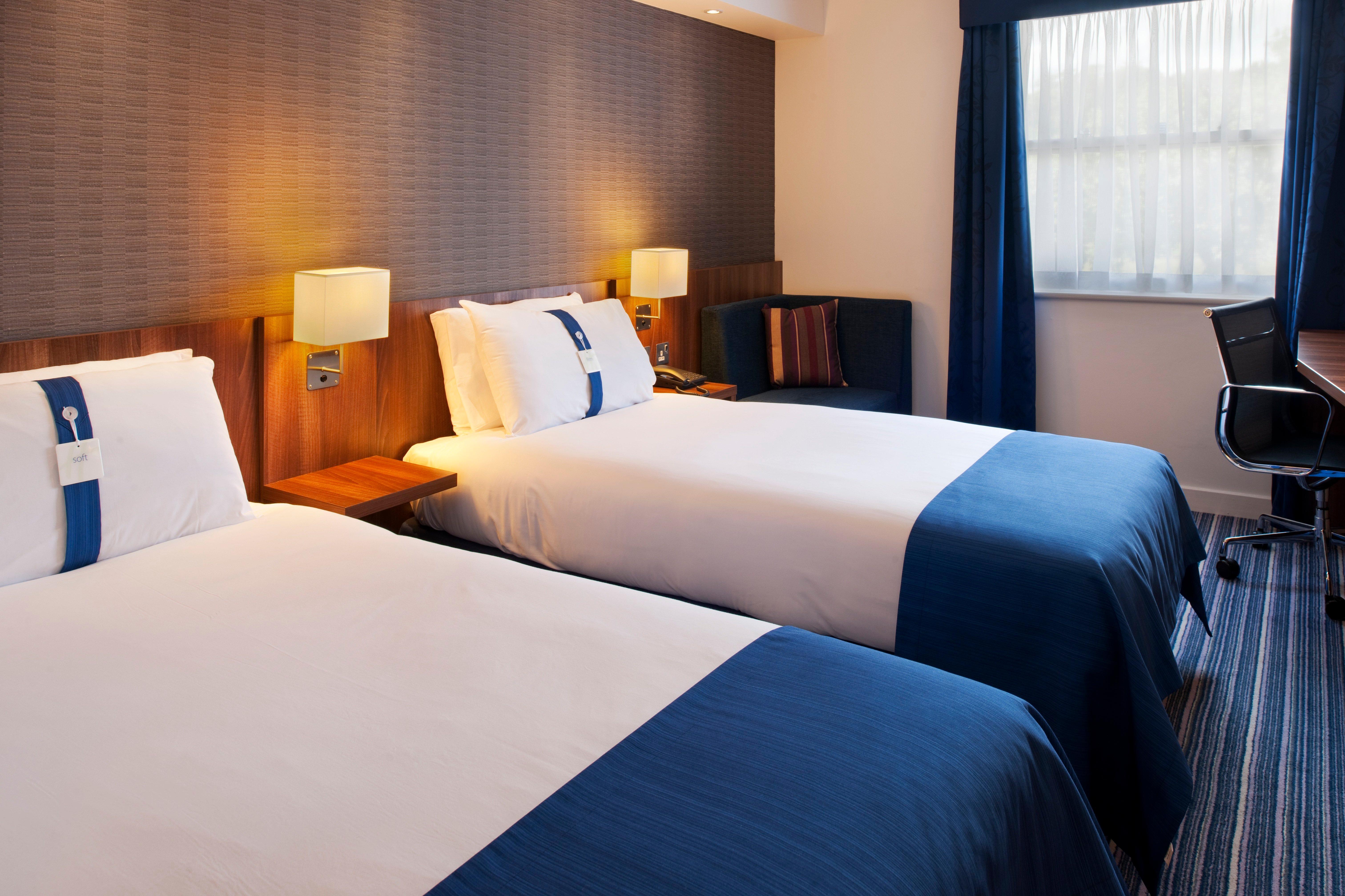 Holiday Inn Express Leeds-East By Ihg Leeds  Esterno foto