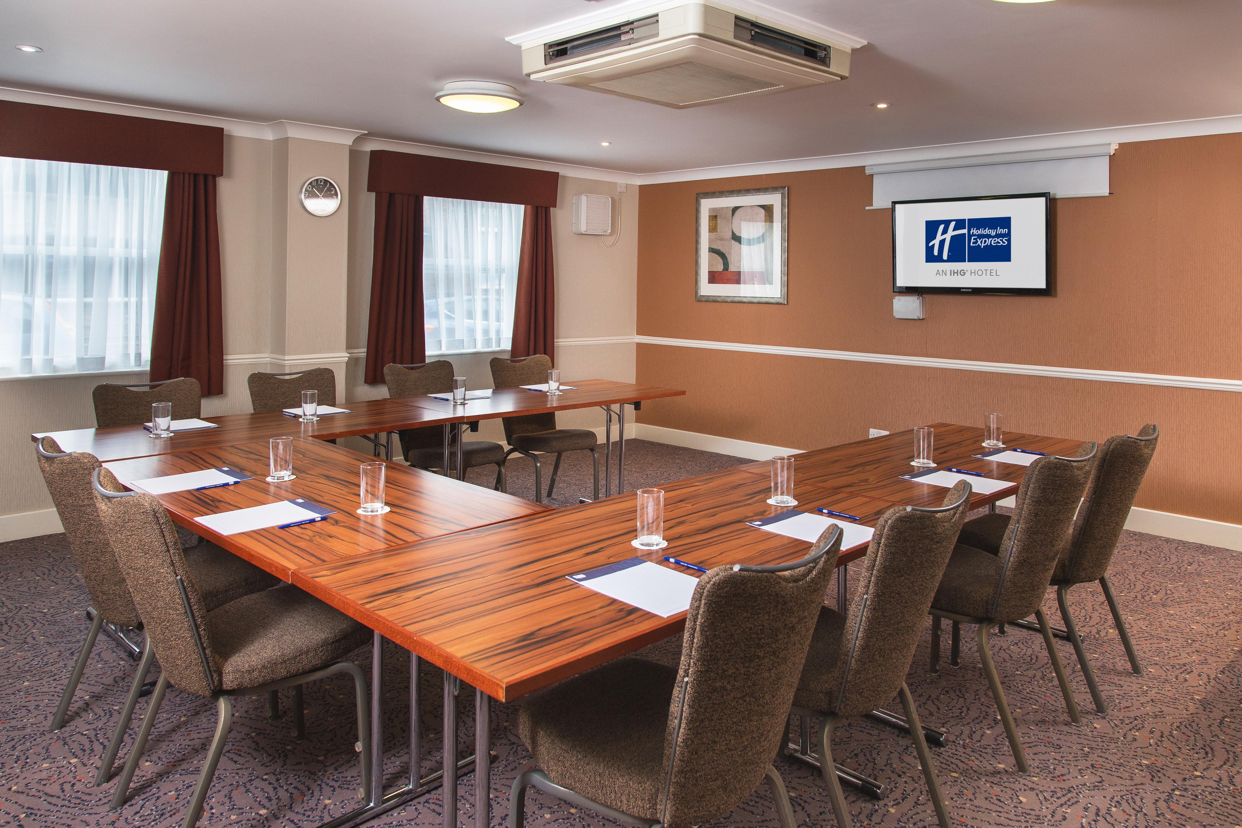 Holiday Inn Express Leeds-East By Ihg Leeds  Esterno foto