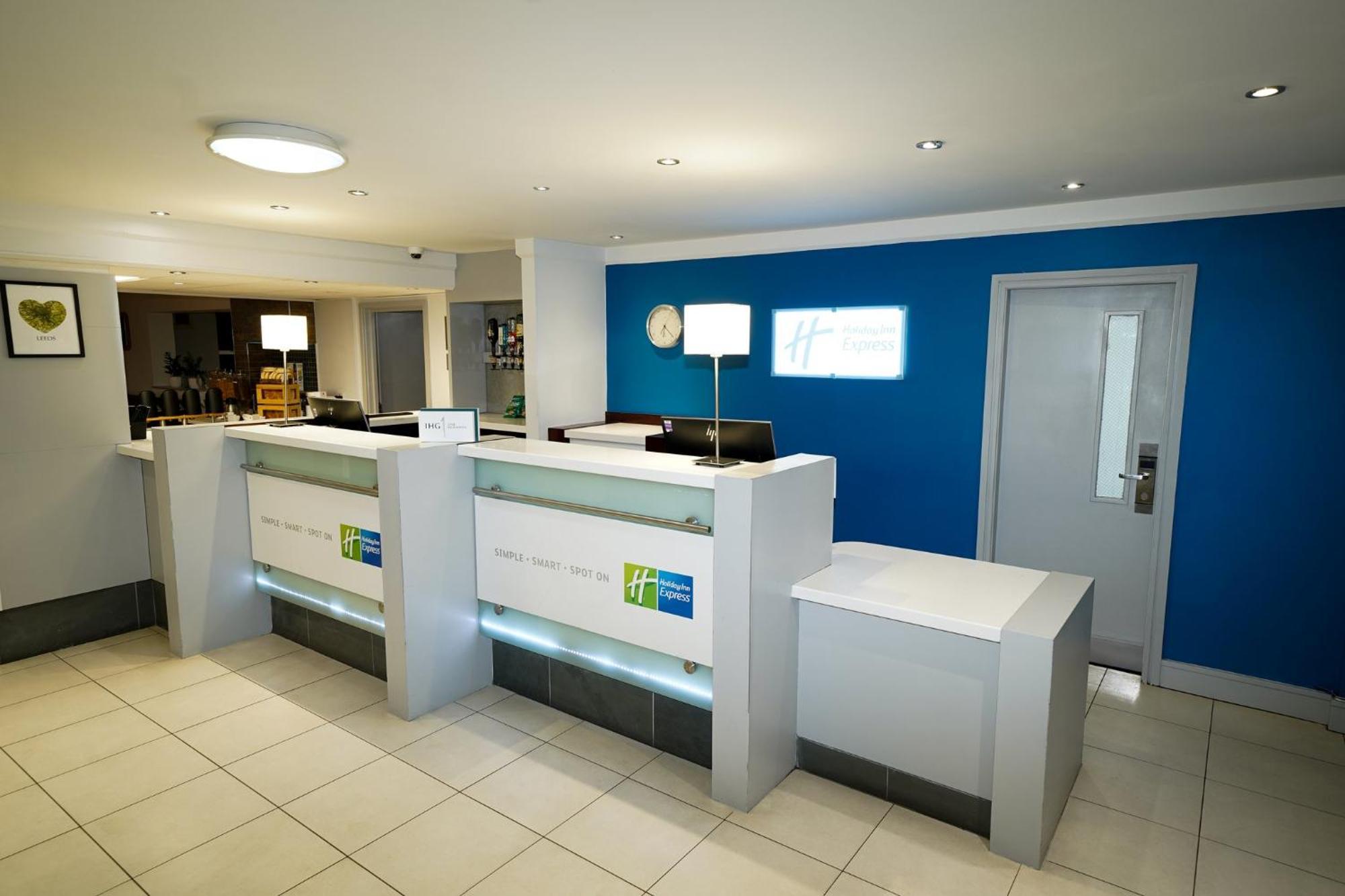 Holiday Inn Express Leeds-East By Ihg Leeds  Esterno foto