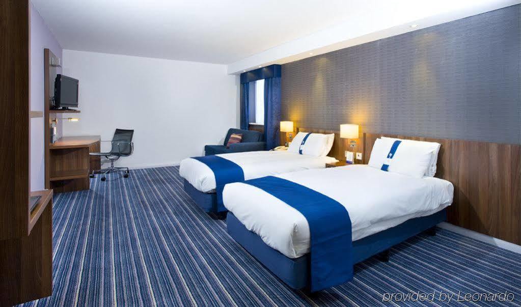 Holiday Inn Express Leeds-East By Ihg Leeds  Esterno foto