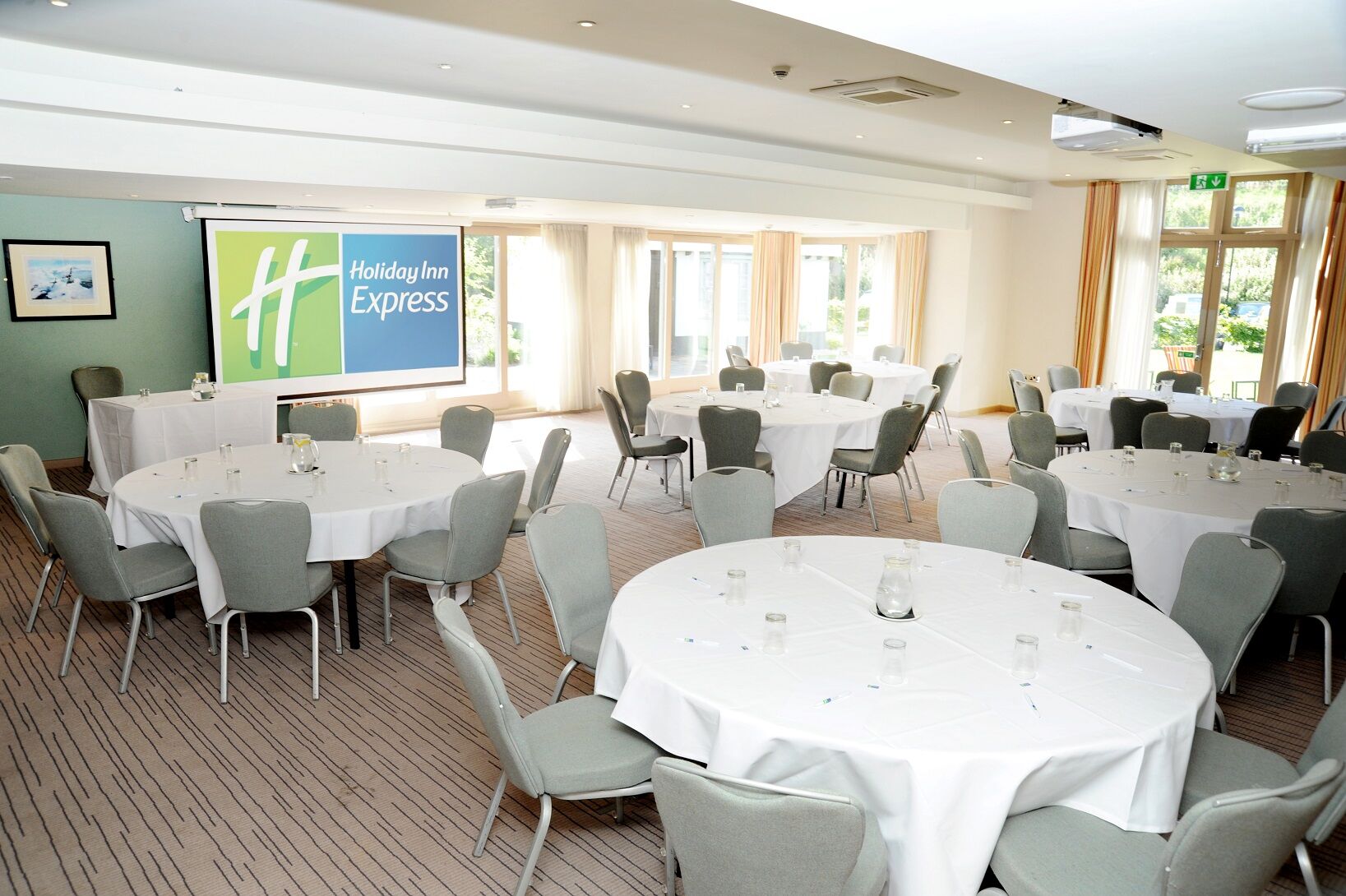 Holiday Inn Express Leeds-East By Ihg Leeds  Esterno foto